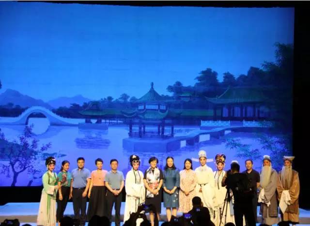 戏曲舞台麻豆app下载安卓免费